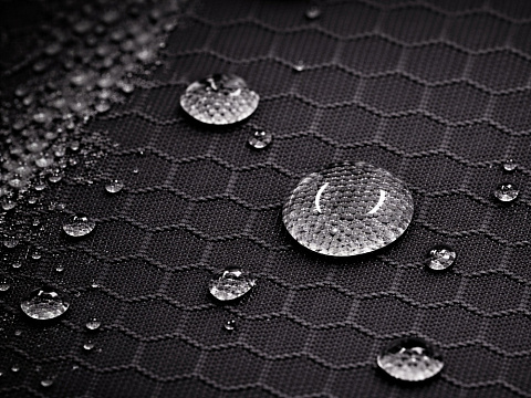 Сумка-слинг Nomad на одно плечо из водостойкого переработанного пластика, черный - рис 10.