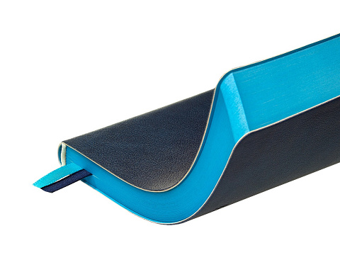 Ежедневник А5 датированный Boston 2026, темно-синий с голубым обрезом - рис 6.