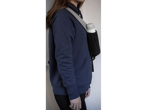 Сумка-слинг Nomad на одно плечо из водостойкого переработанного пластика, серый - рис 9.