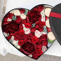 Цветы с макарунами Love XL