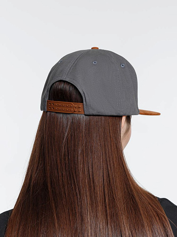 Бейсболка Foreside с прямым козырьком, серая с коричневым - рис 8.