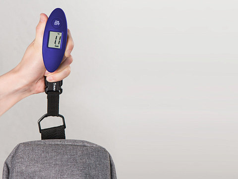 Багажные весы с покрытием soft touch Gravity, синий - рис 4.